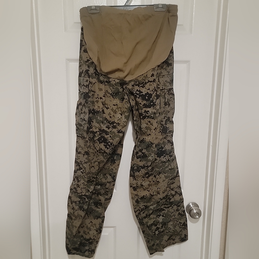 USMC DIGITAL CAMO  UNIFORM UTILITY MATERNITY TROUSERS Size Large / Short